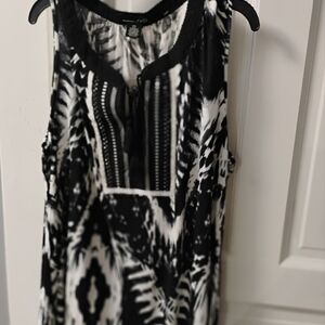 Apt. 9 Black and White Sleeveless Top